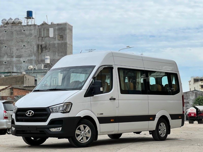 Cho thuê xe Hyundai solati 16 chỗ Gia Lai